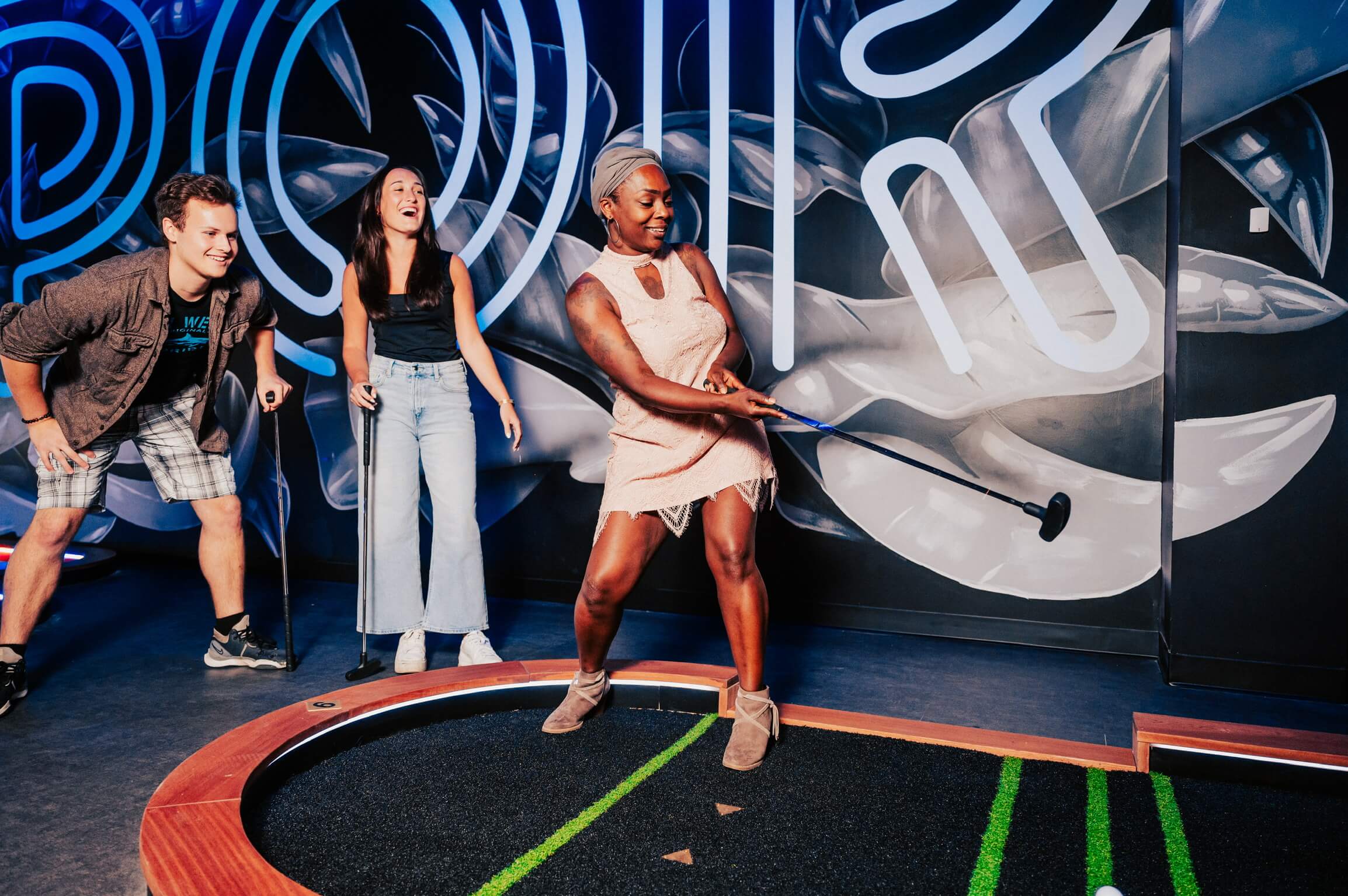 Read more about the article Mastering the Mini Golf Green: Top Putting Tips for All Skill Levels